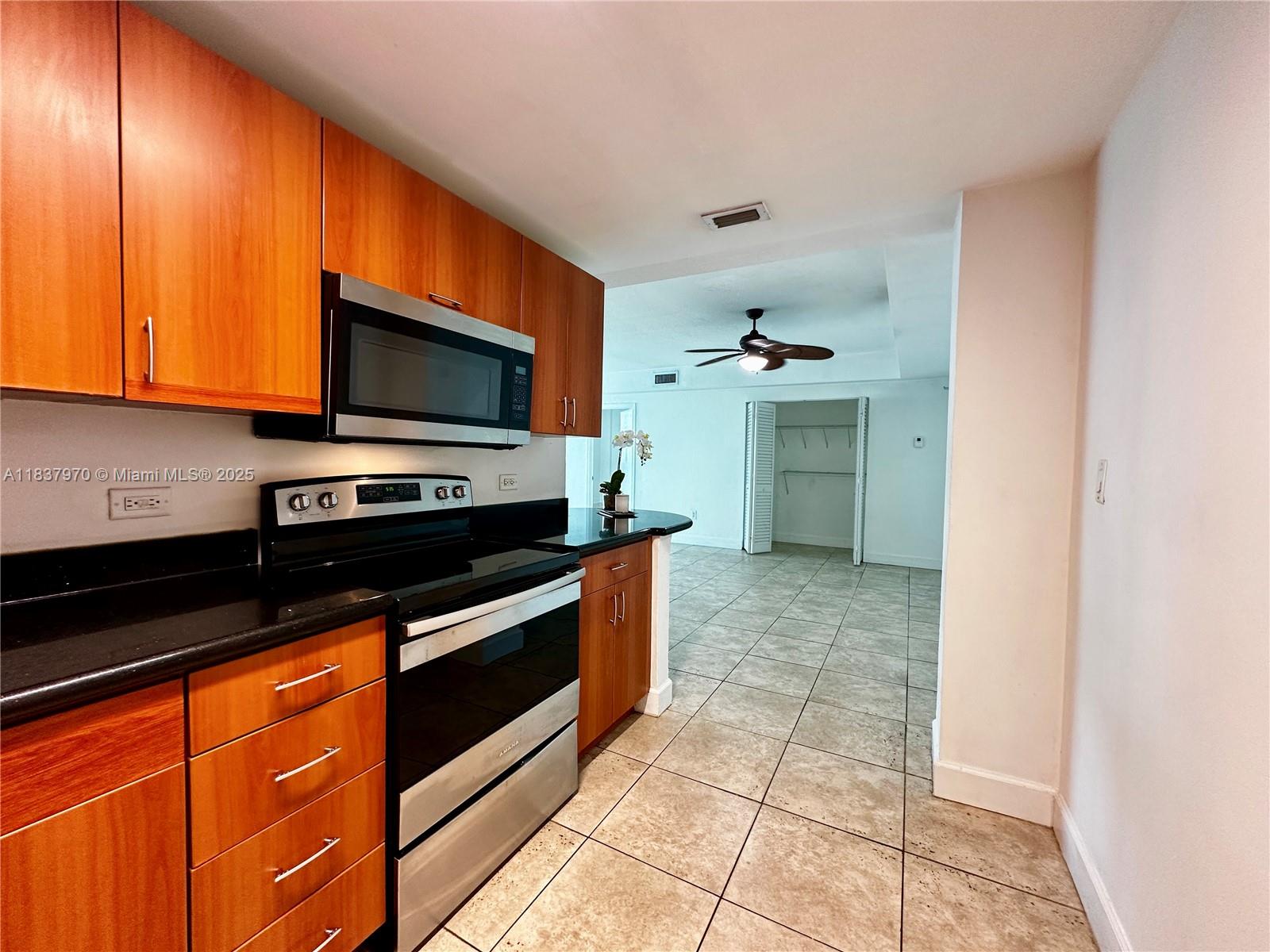 7501 E Treasure Dr #1P, North Bay Village, Florida image 4