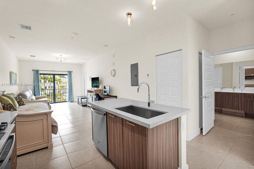 Property photo # 8