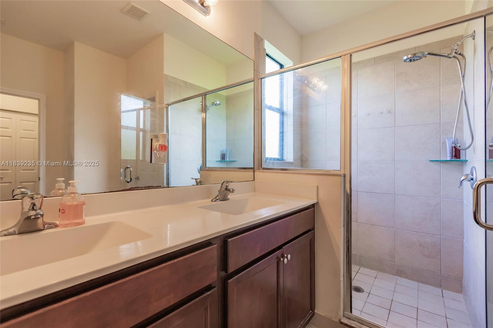 6586 S Anise Ct, Davie, Florida image 22