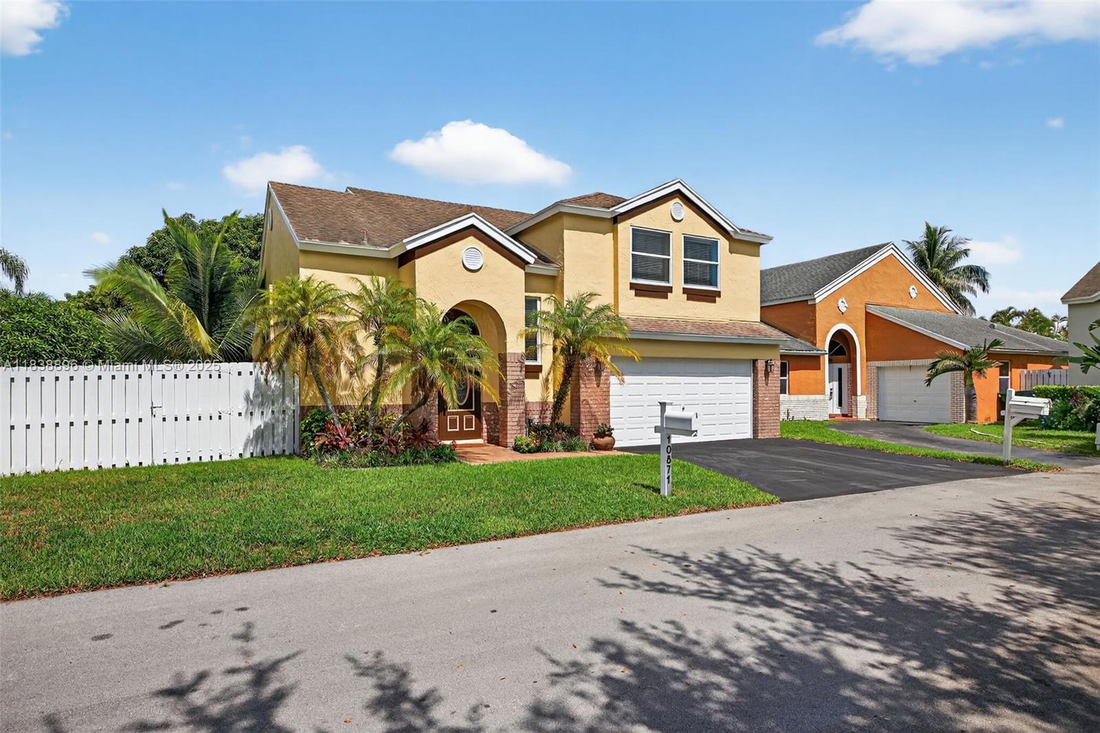 10871 SW 11th Mnr, Davie, Florida image 1