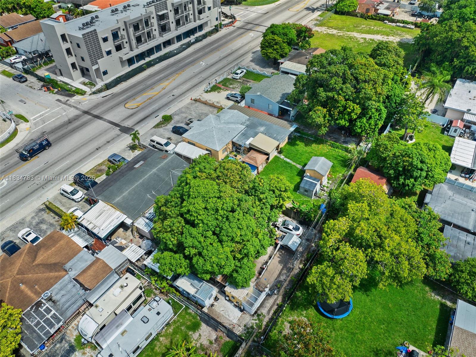 861 SE 8th Ave, Hialeah, Florida image 3