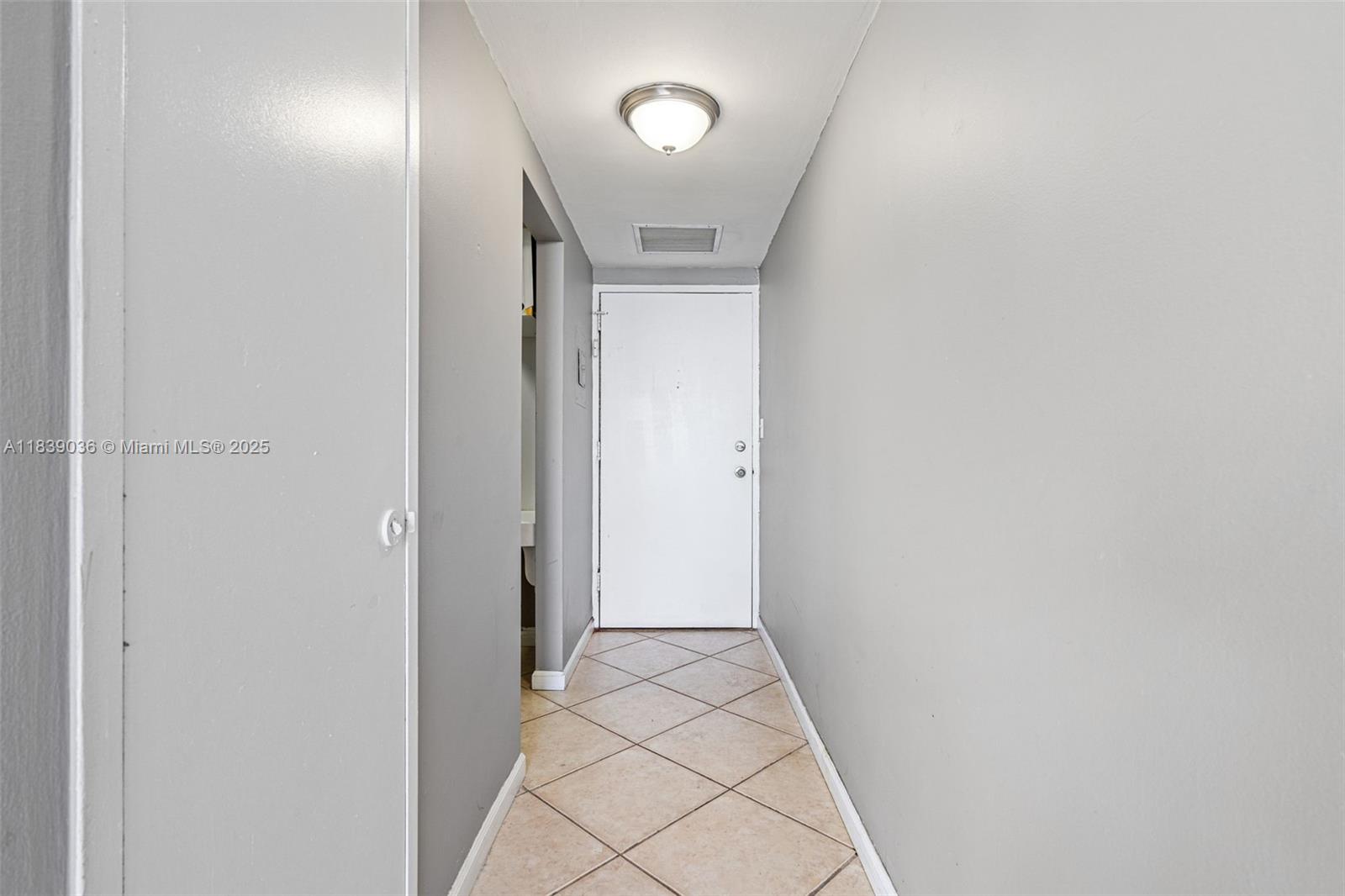 2899 Collins Ave #931, Miami Beach, Florida image 15