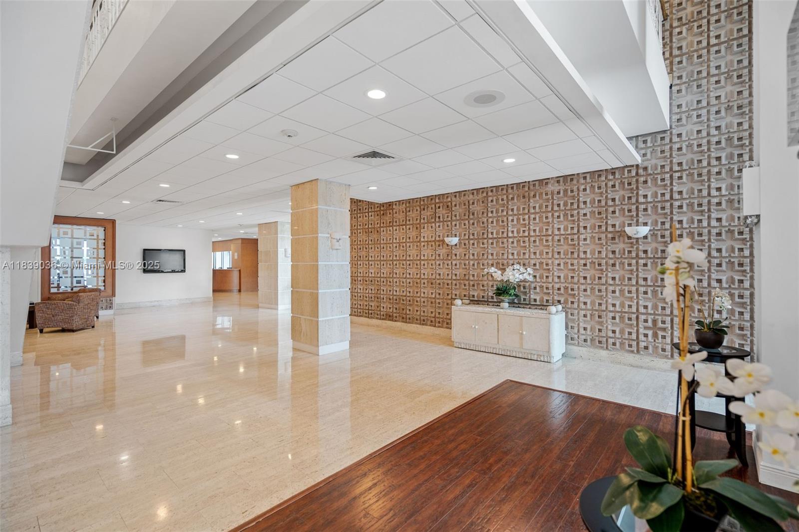 2899 Collins Ave #931, Miami Beach, Florida image 19