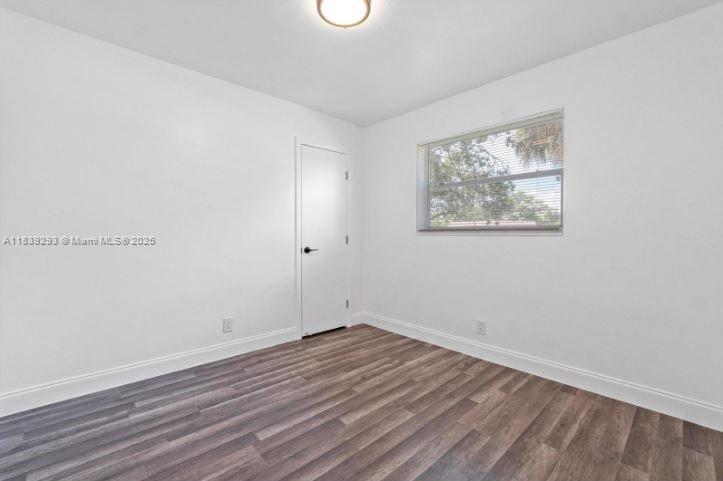 1040 NW 23rd Ter, Fort Lauderdale, Florida image 15