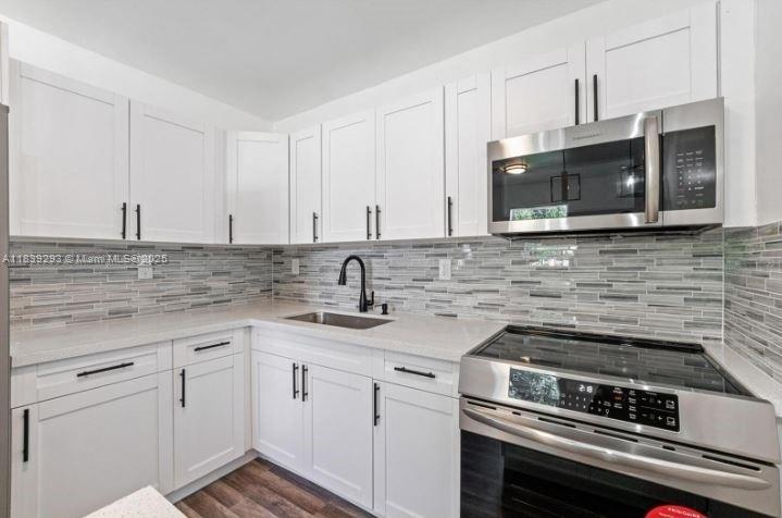 1040 NW 23rd Ter, Fort Lauderdale, Florida image 5