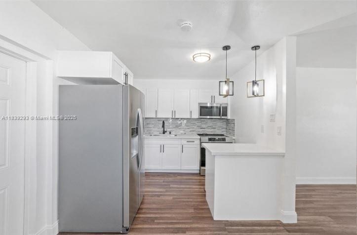 1040 NW 23rd Ter, Fort Lauderdale, Florida image 7