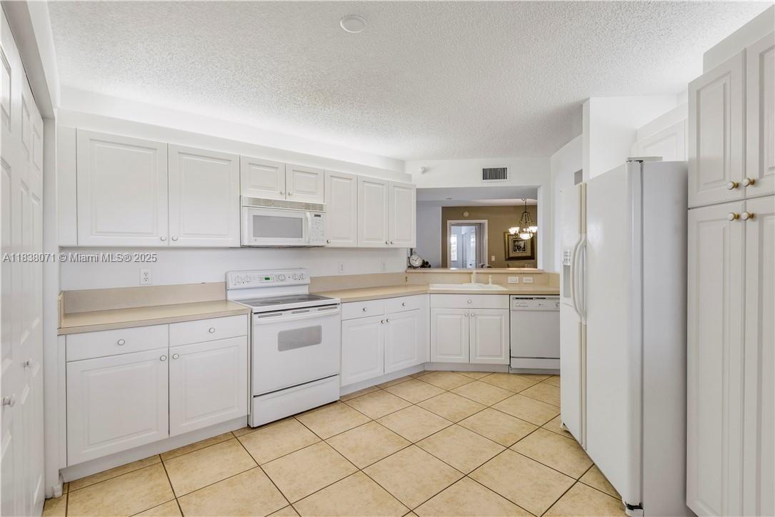 7751 Southampton Ter #310, Tamarac, Florida image 6