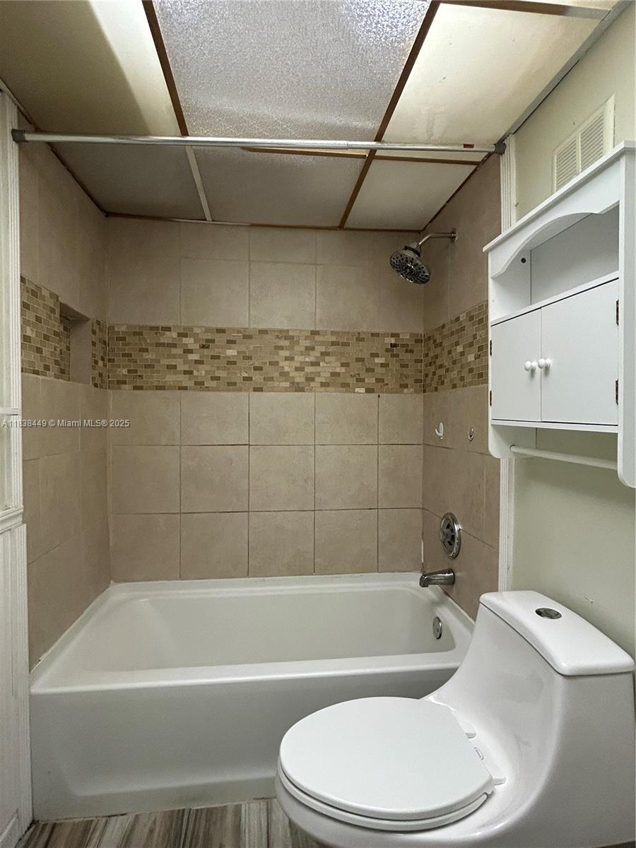 7480 NW 17th St #305, Plantation, Florida image 16