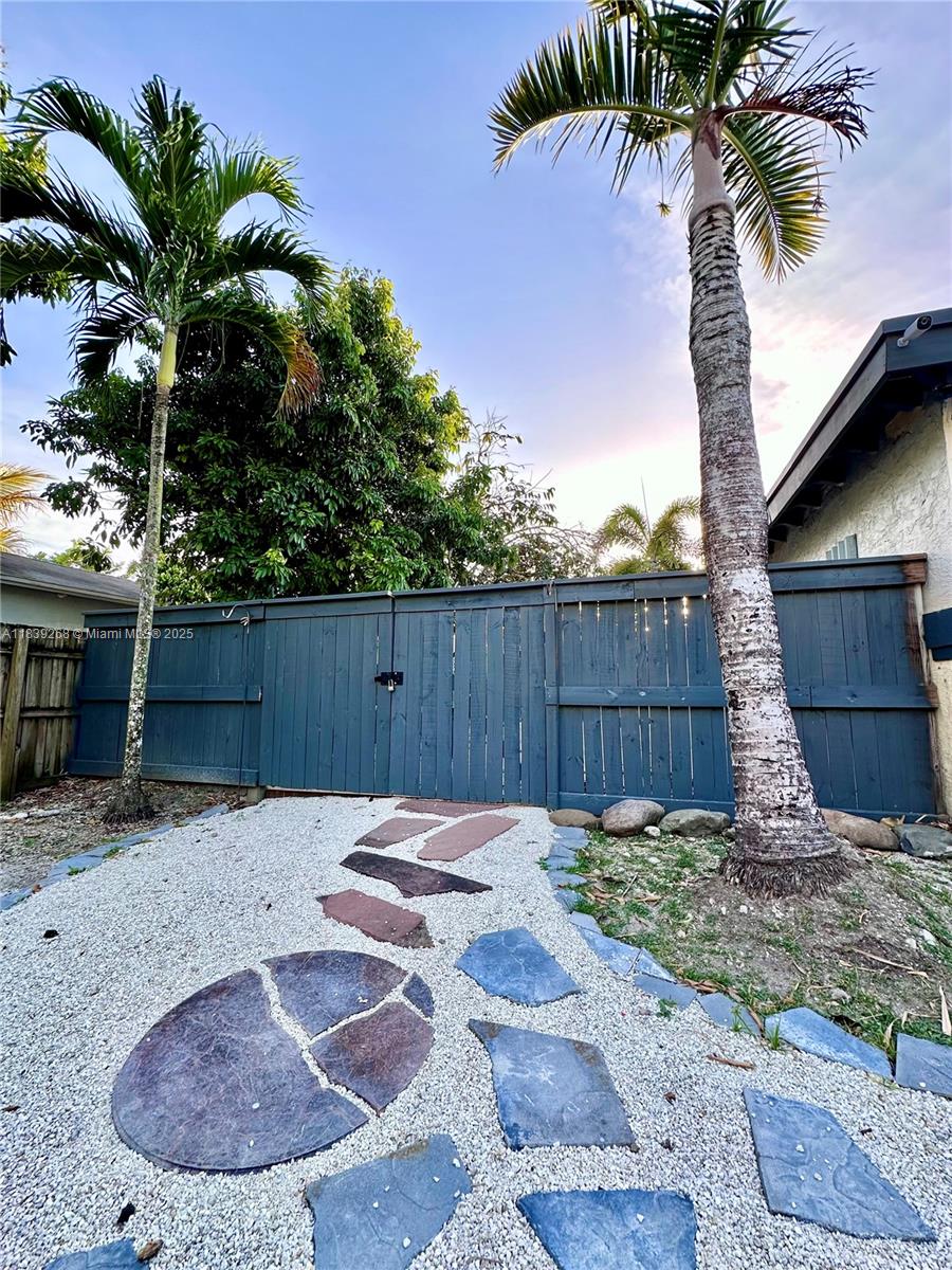 Property photo # 0
