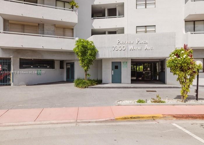 7300 Wayne Ave #418, Miami Beach, Florida image 2