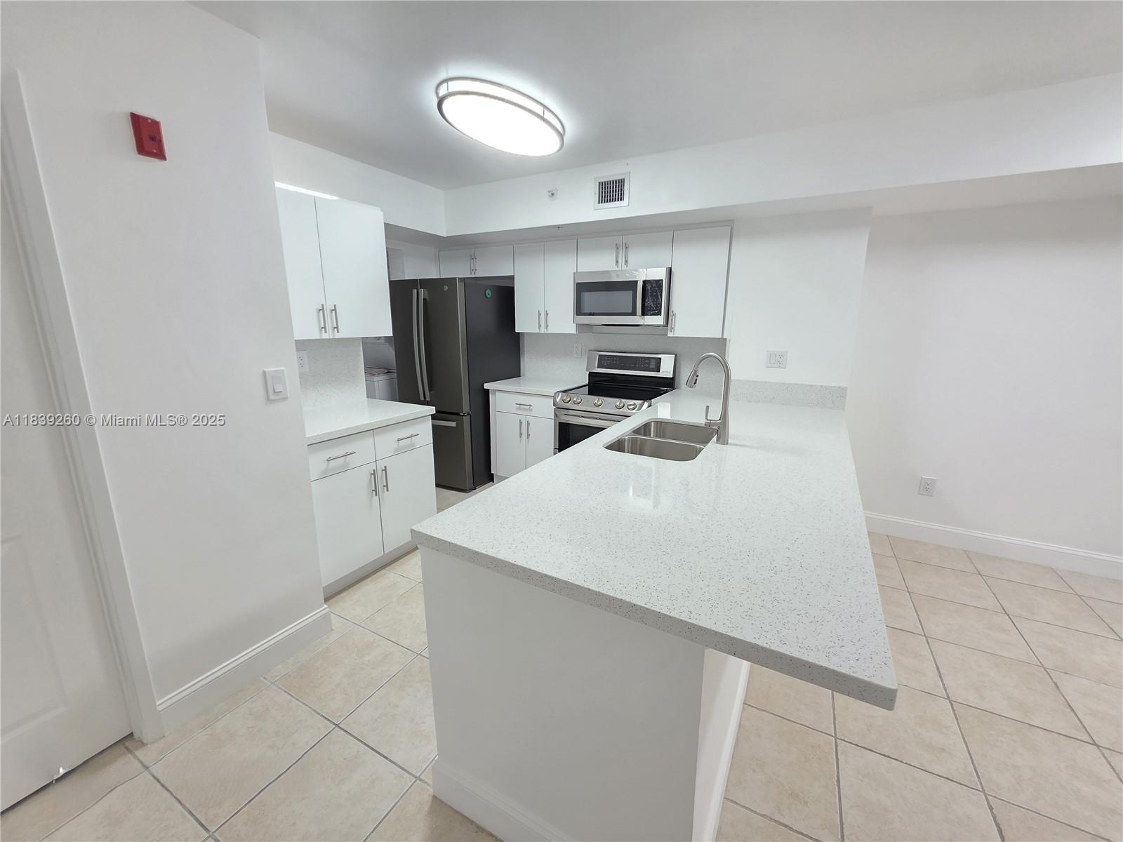 2620 S University Dr #111, Davie, Florida image 6