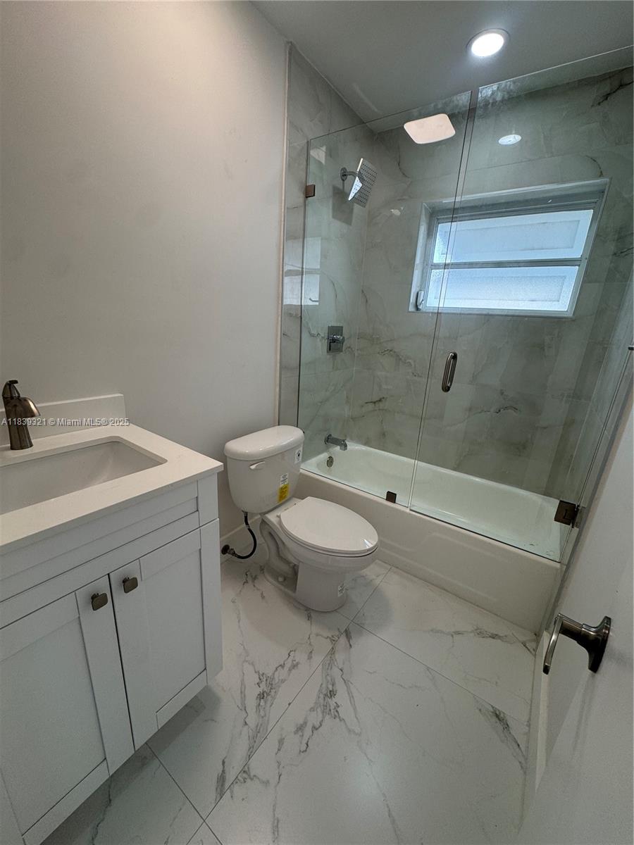 8521 NW 57th Ct, Tamarac, Florida image 6