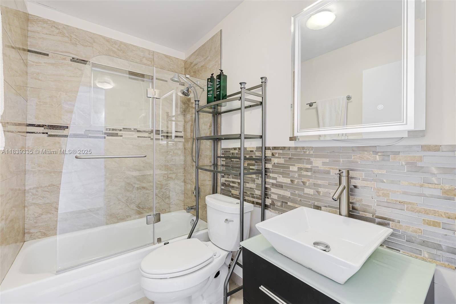 471 Capri J #471, Delray Beach, Florida image 23