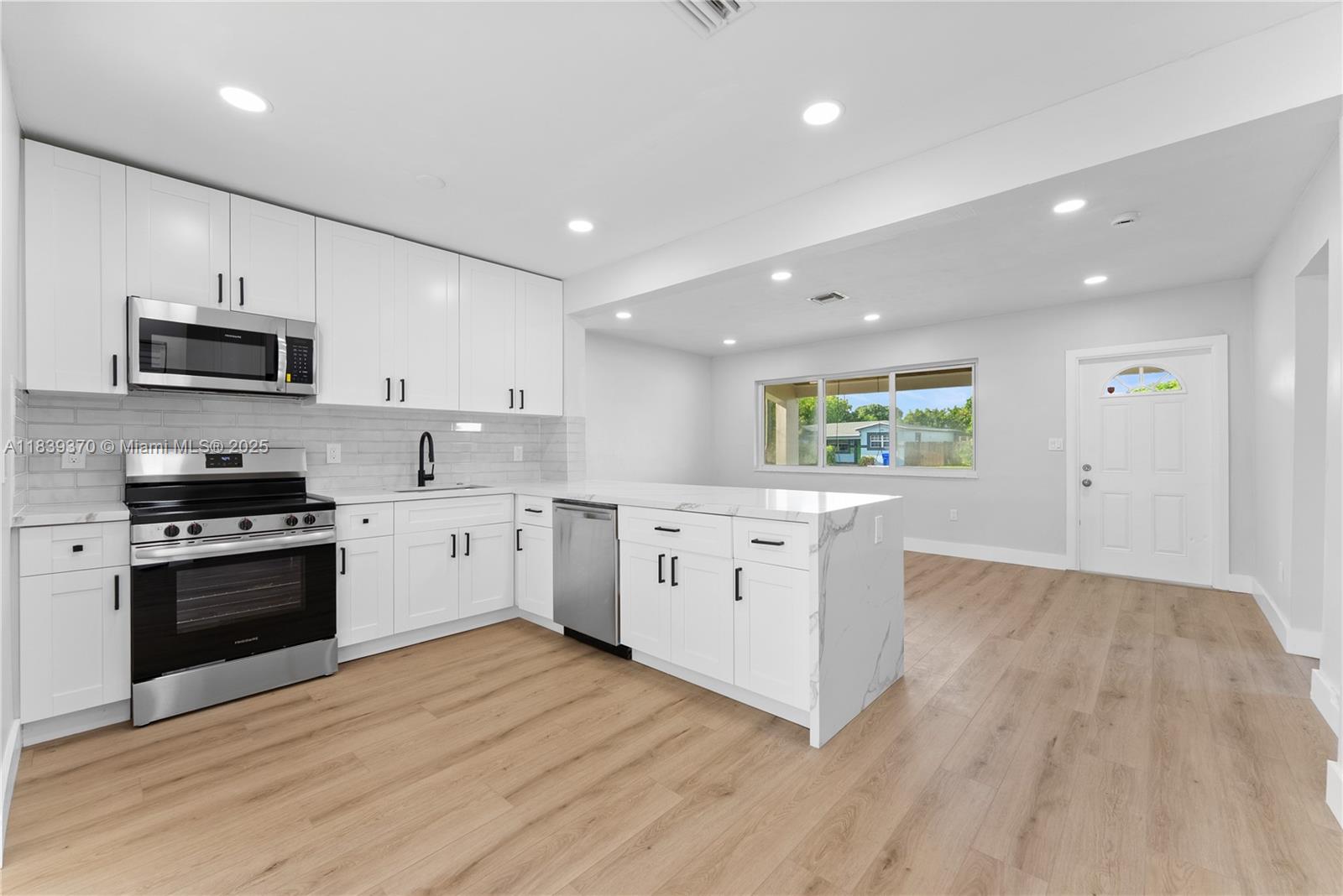 7021 SW 12th St, Pembroke Pines, Florida image 13