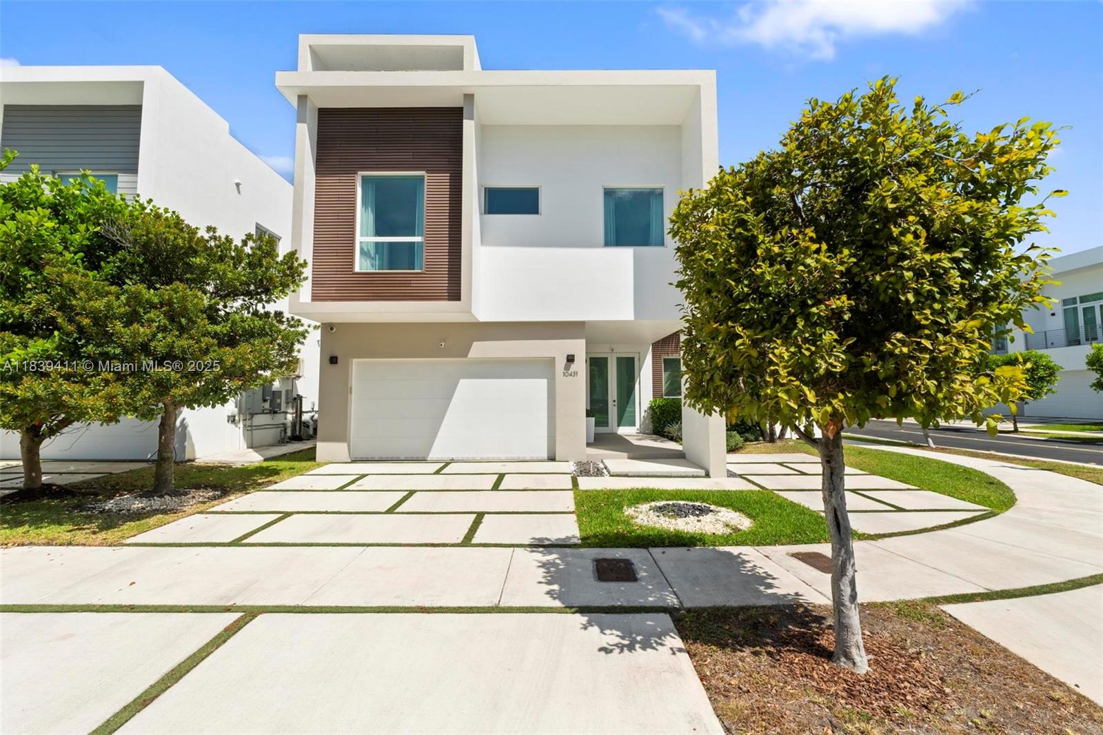 10431 NW 68th Ter, Doral, Florida image 2