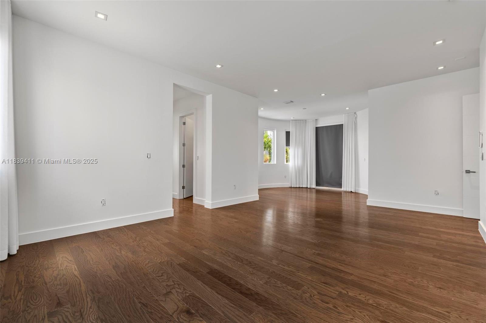 10431 NW 68th Ter, Doral, Florida image 29