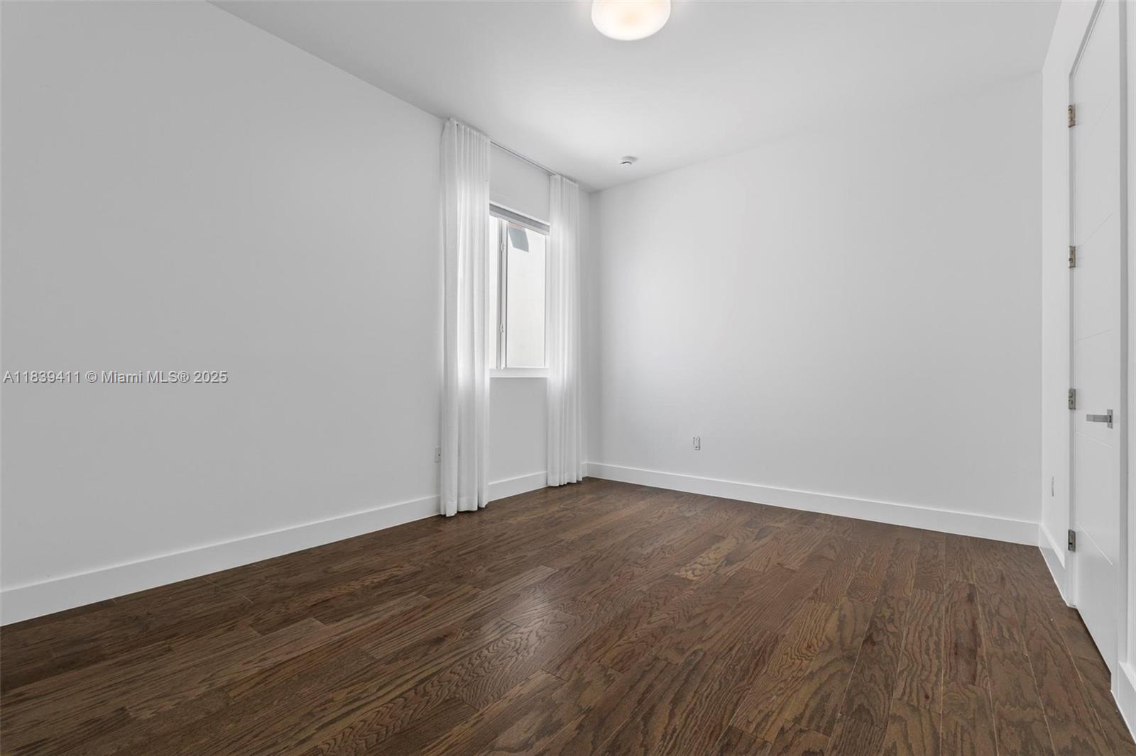 10431 NW 68th Ter, Doral, Florida image 39