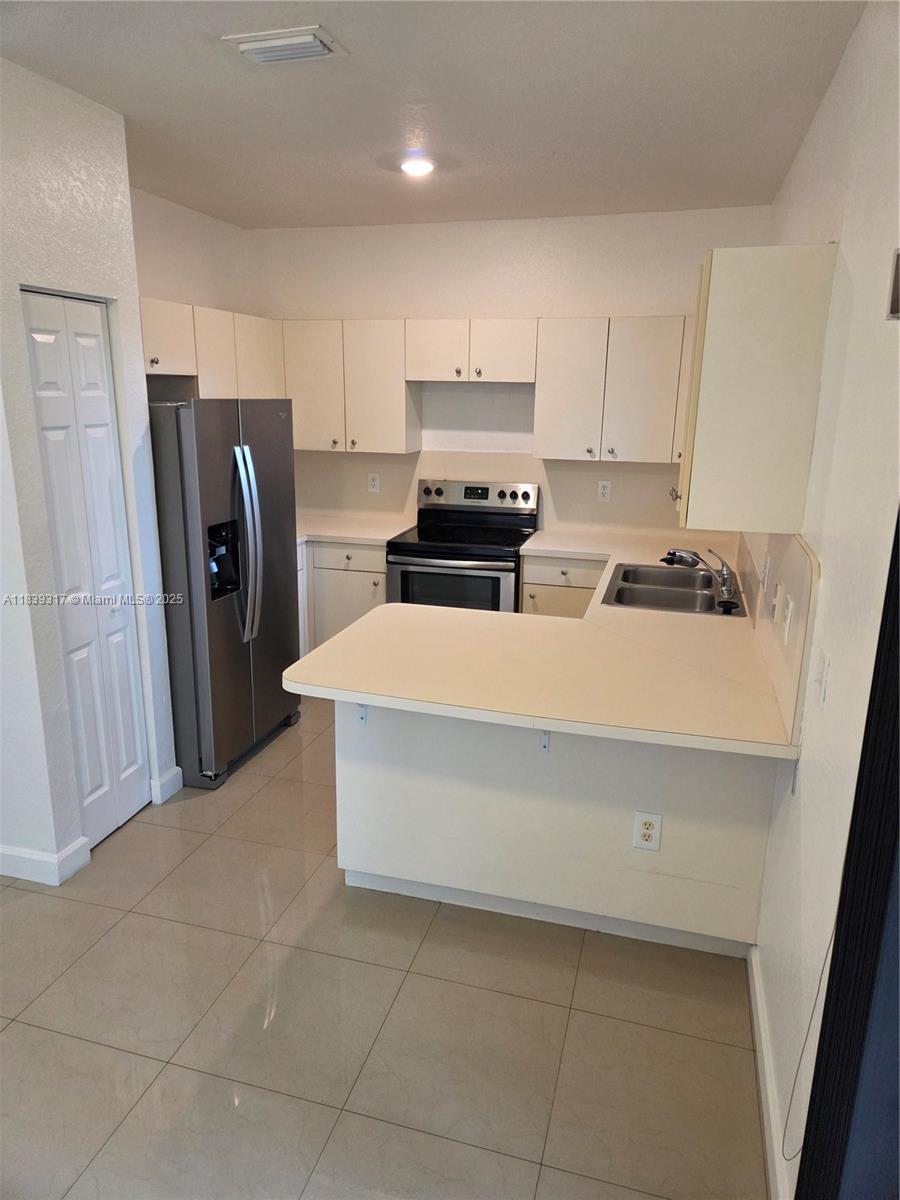2630 NE 3rd Dr #101, Homestead, Florida image 3