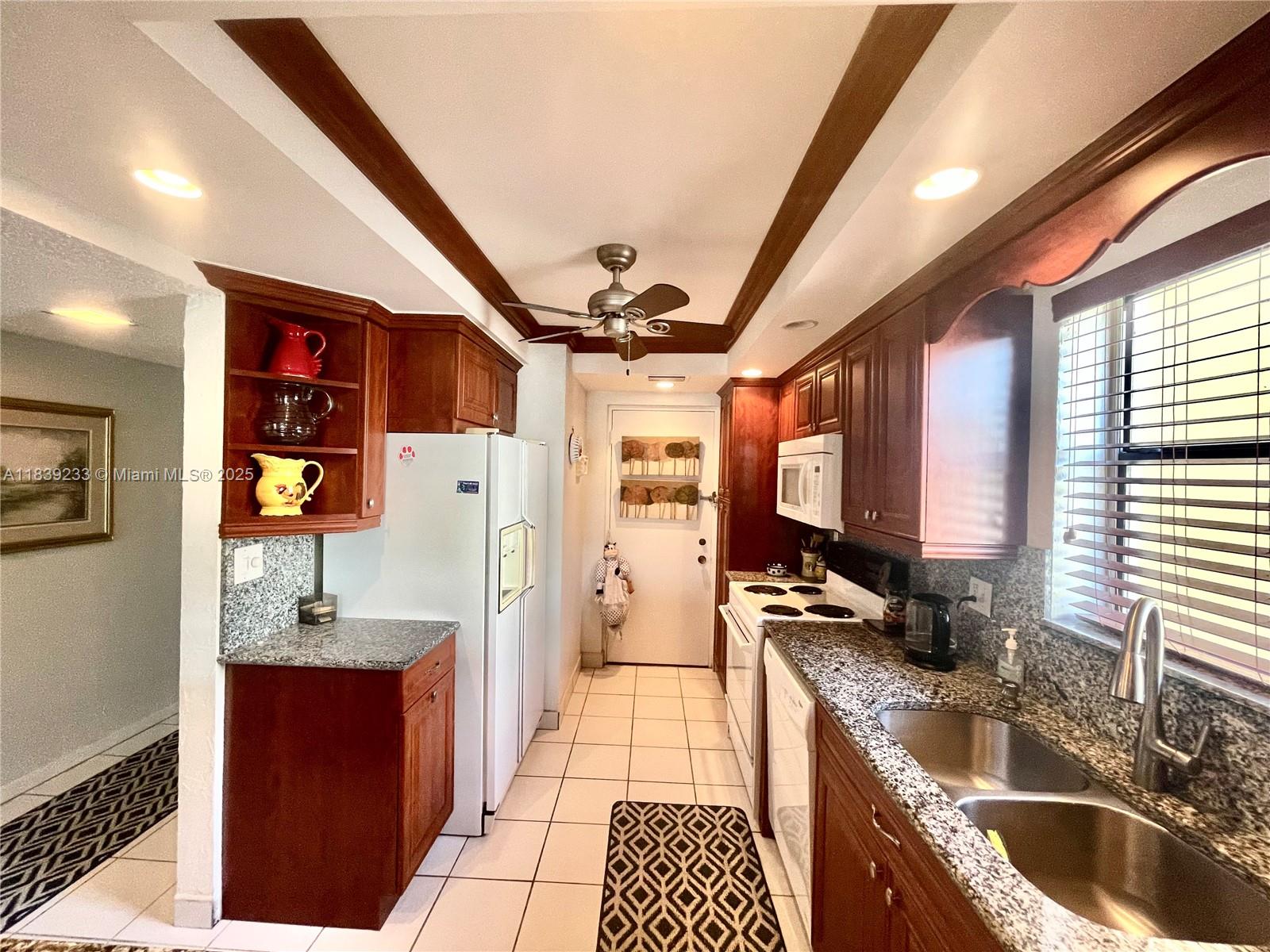 2309 S Cypress Bend Dr #311D, Pompano Beach, Florida image 3