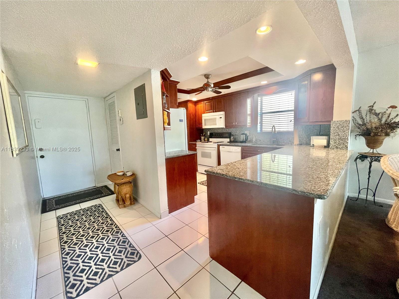2309 S Cypress Bend Dr #311D, Pompano Beach, Florida image 4