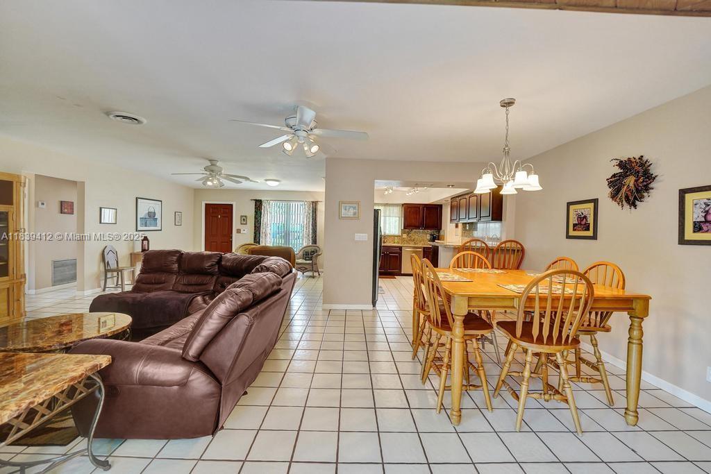 222 SW 52nd Ter, Plantation, Florida image 3