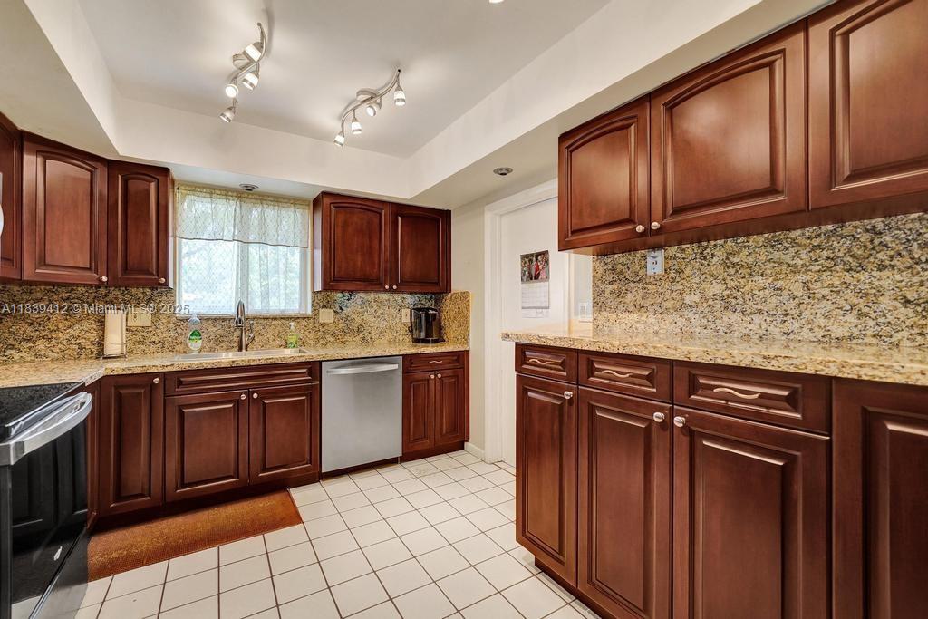222 SW 52nd Ter, Plantation, Florida image 41
