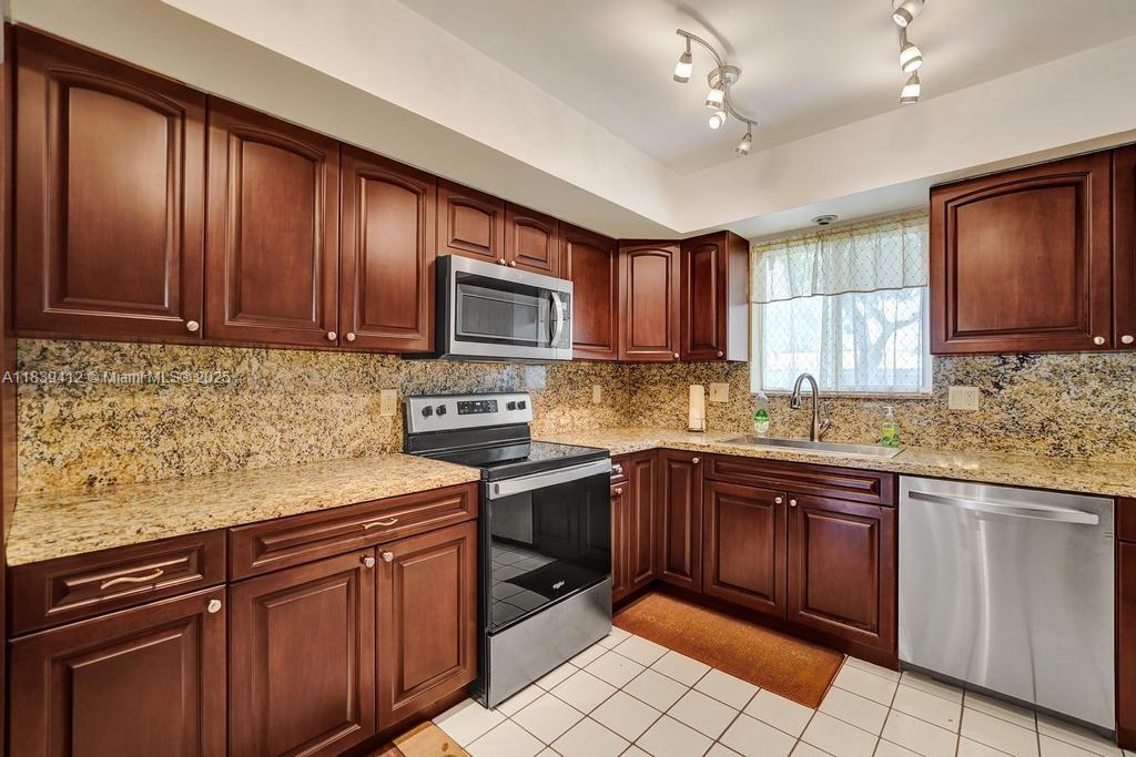 222 SW 52nd Ter, Plantation, Florida image 42