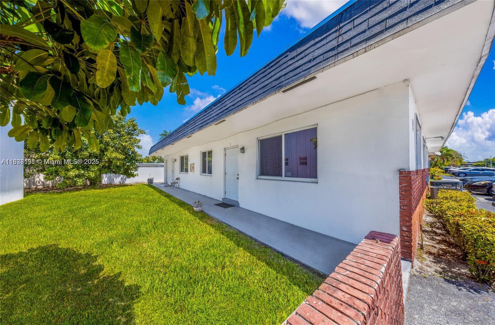 7031 Pembroke Rd, Pembroke Pines, Florida image 5