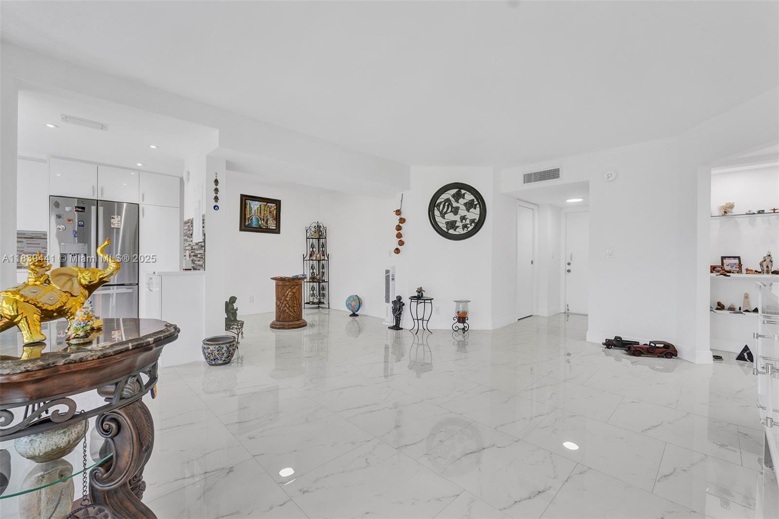 3661 Via Poinciana #206, Lake Worth, Florida image 14