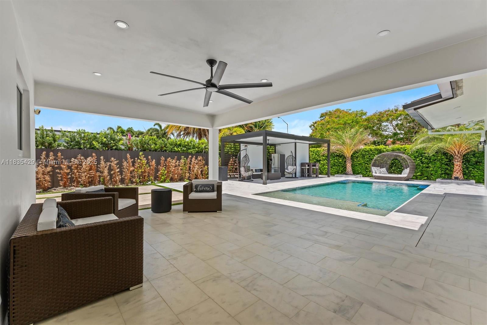 8115 NW 185th Ter, Hialeah, Florida image 27