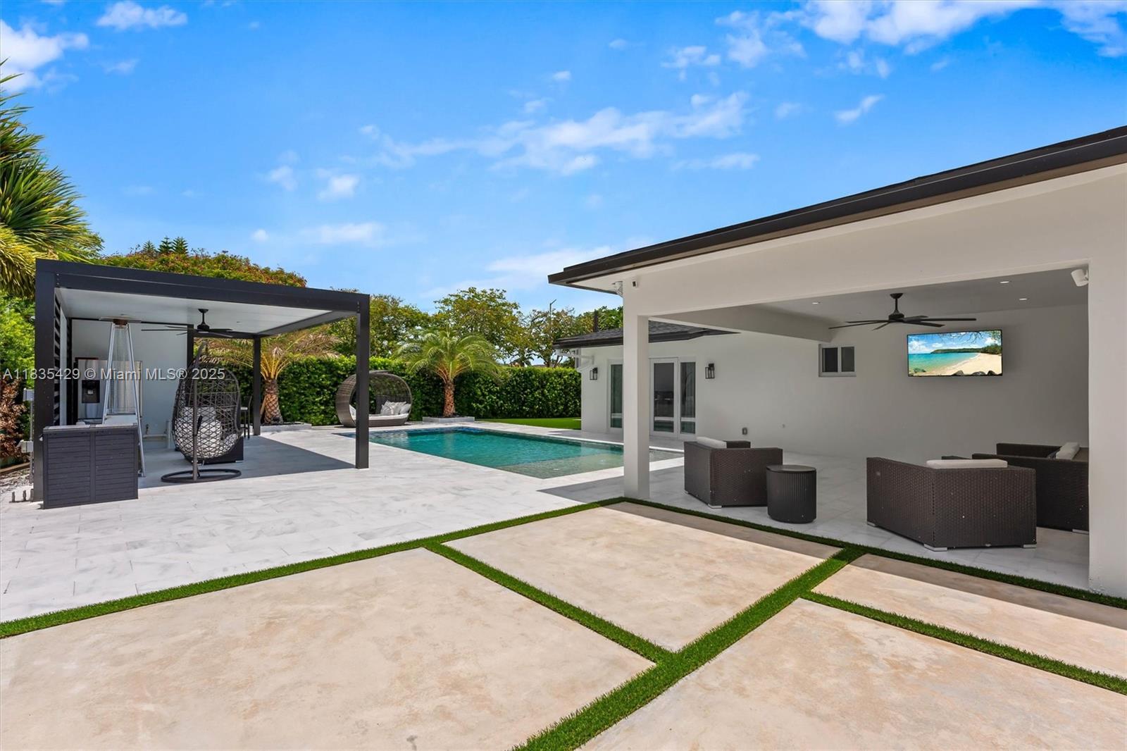 8115 NW 185th Ter, Hialeah, Florida image 28