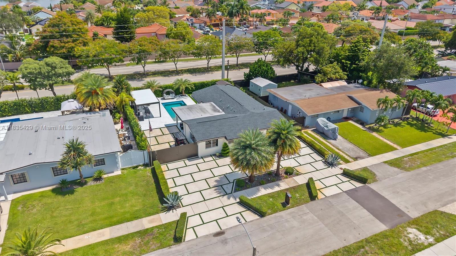 8115 NW 185th Ter, Hialeah, Florida image 39