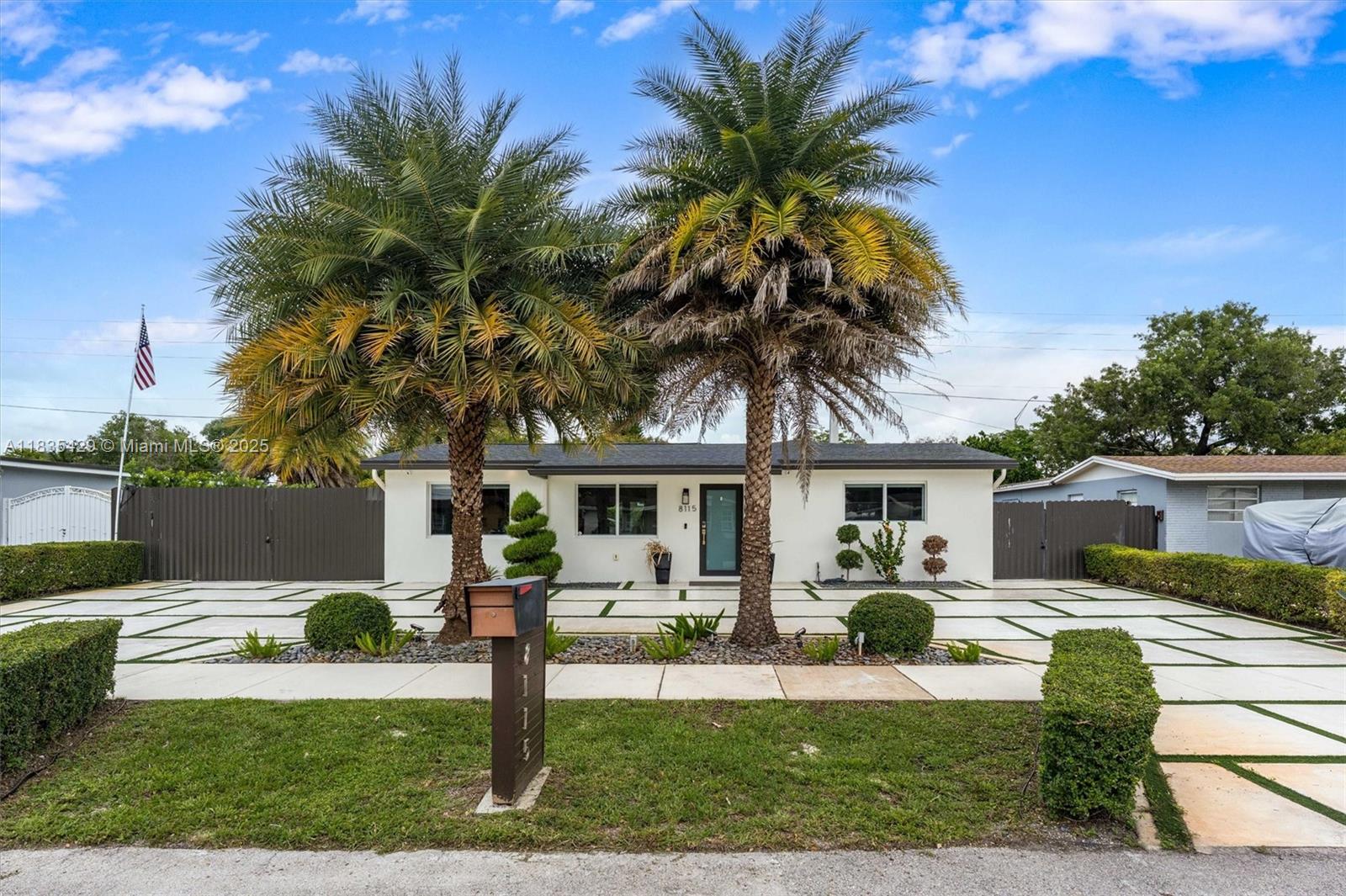 8115 NW 185th Ter, Hialeah, Florida image 4