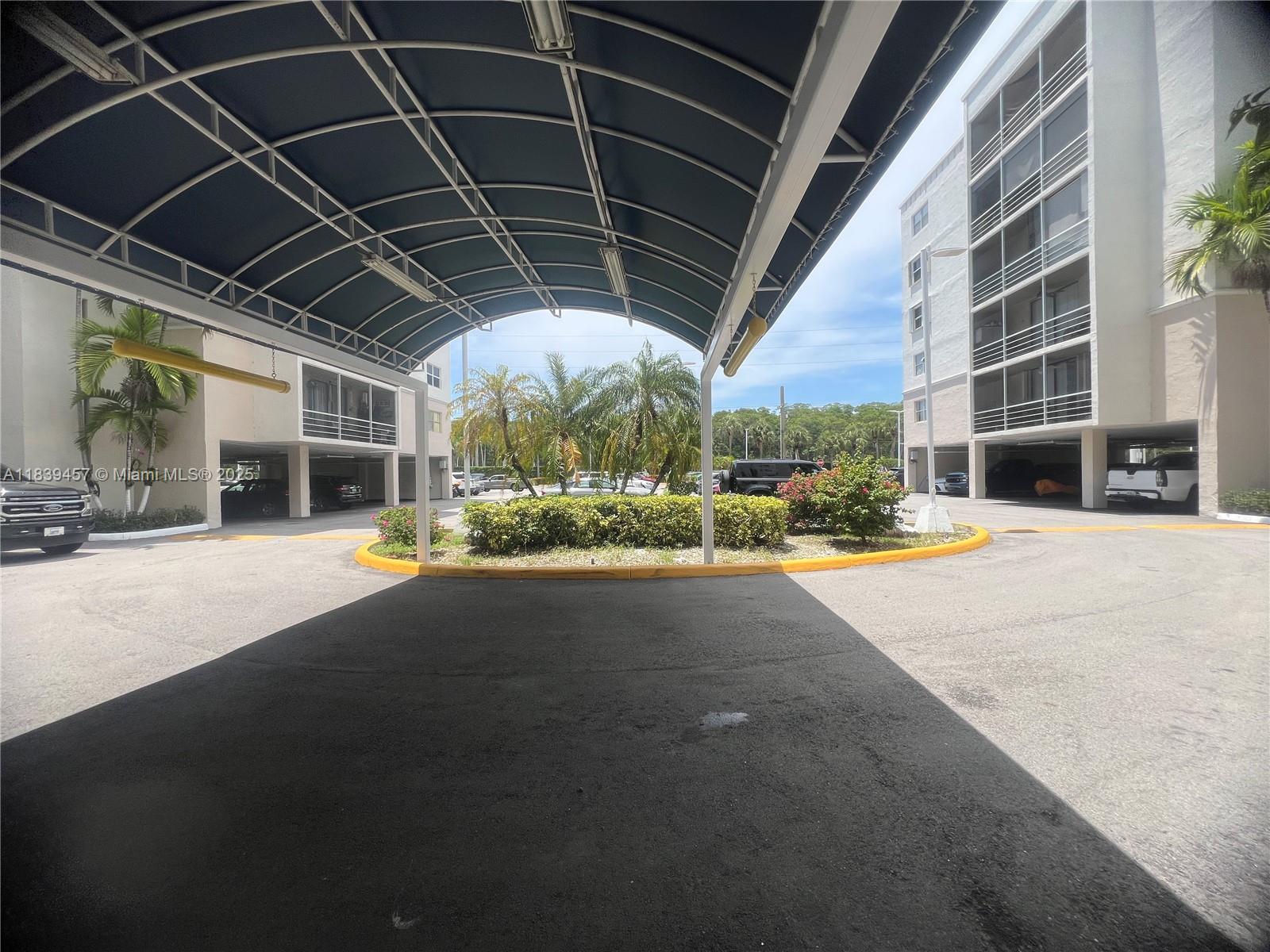 2821 N Miami Beach Blvd #2E, North Miami Beach, Florida image 2