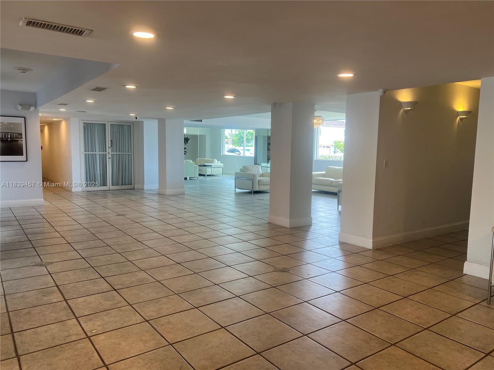 2821 N Miami Beach Blvd #2E, North Miami Beach, Florida image 3