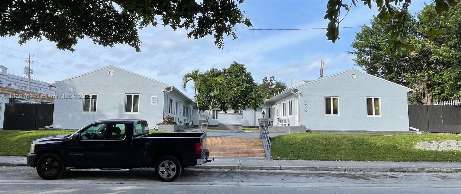 Little Havana Studio for rent. Section 8 excepted! (1) month Security deposit.