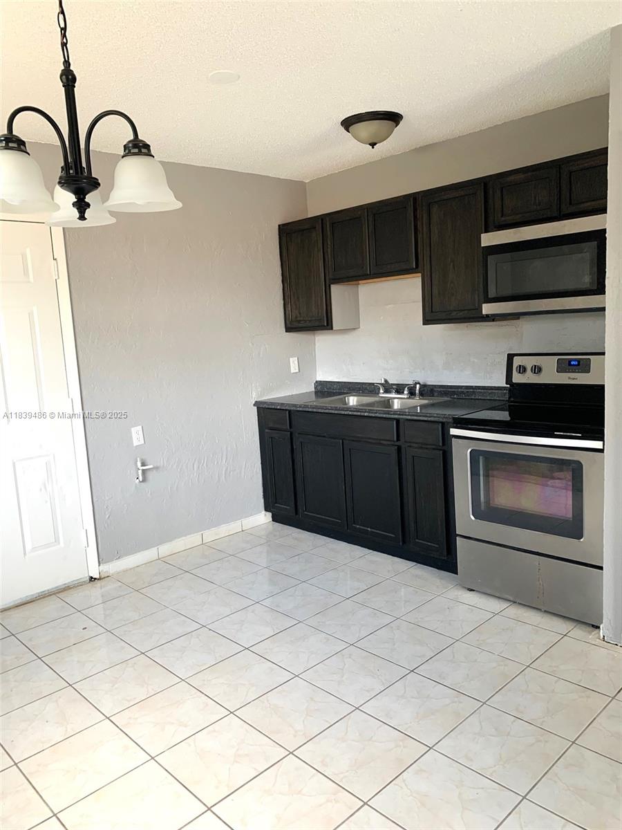 331 Blanco Ct, Sebring, Florida image 2