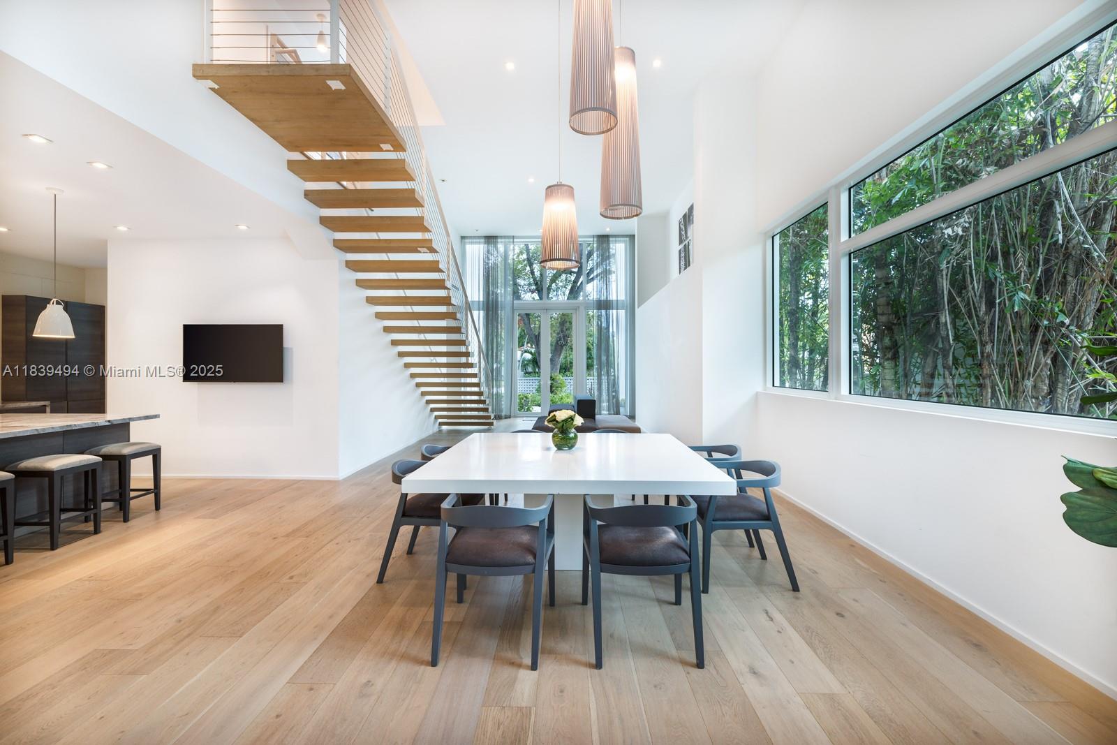 335 W 46th St, Miami Beach, Florida image 14