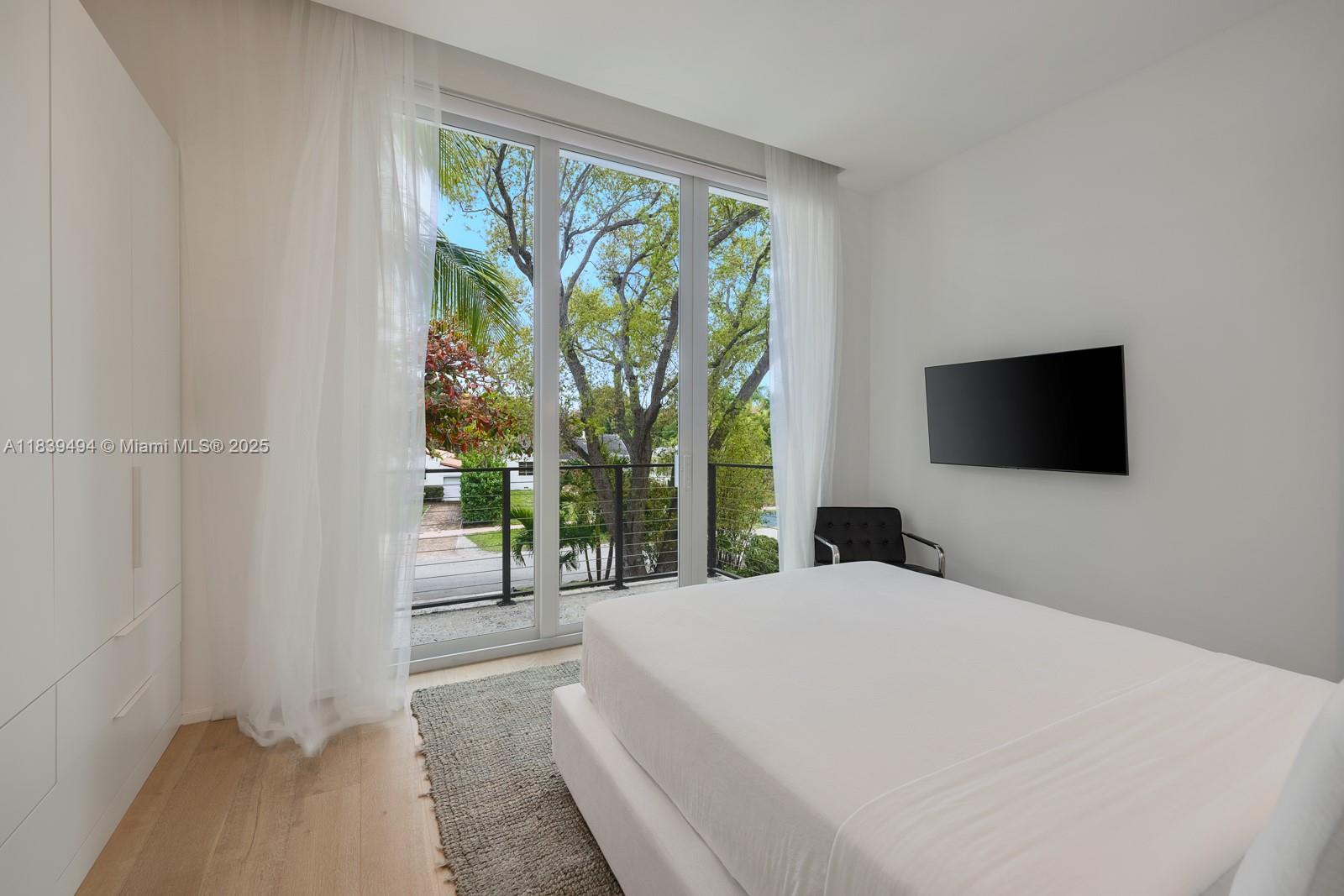 335 W 46th St, Miami Beach, Florida image 20