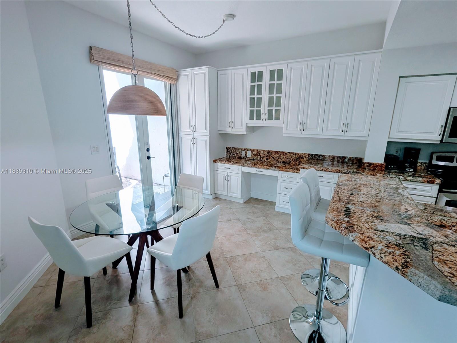 1900 Oceanwalk Ln #123, Lauderdale By The Sea, Florida image 8