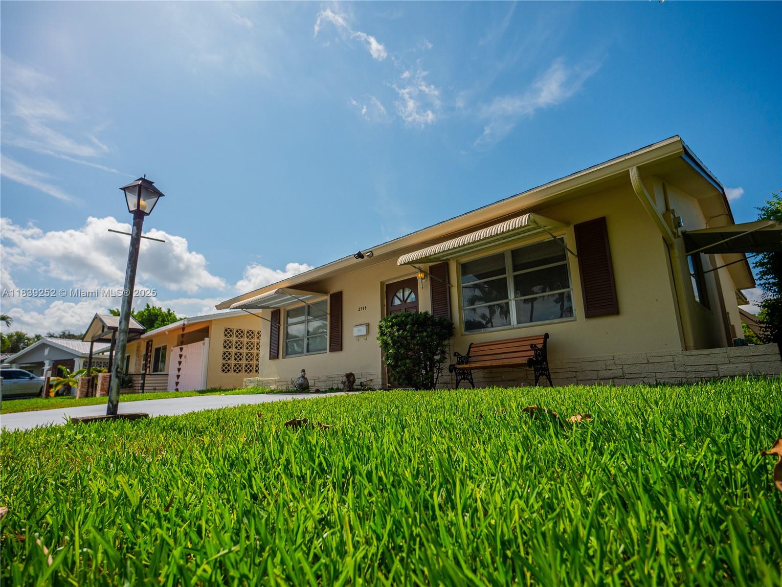 2918 NW 46th St, Tamarac, Florida image 1
