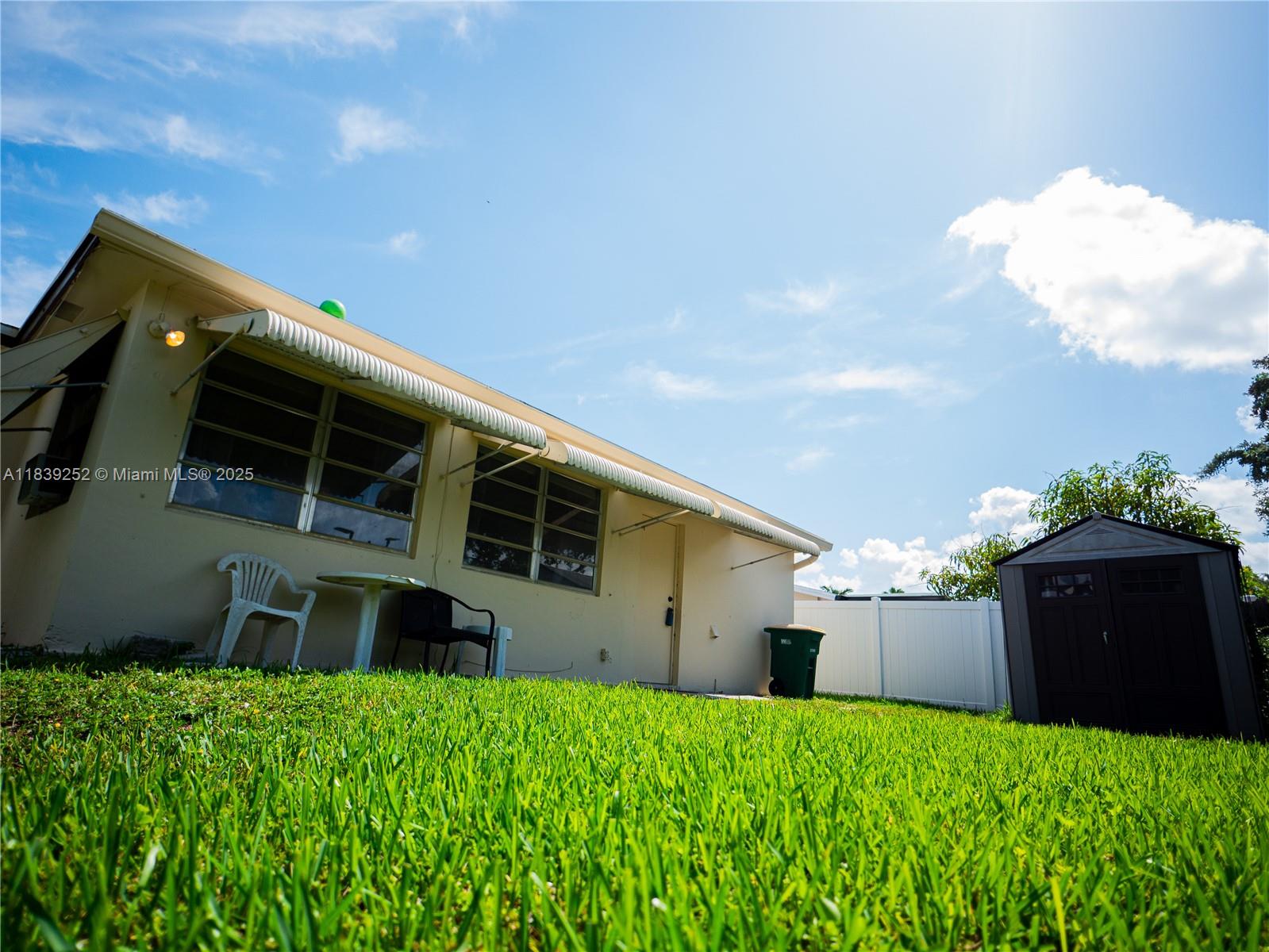 2918 NW 46th St, Tamarac, Florida image 16