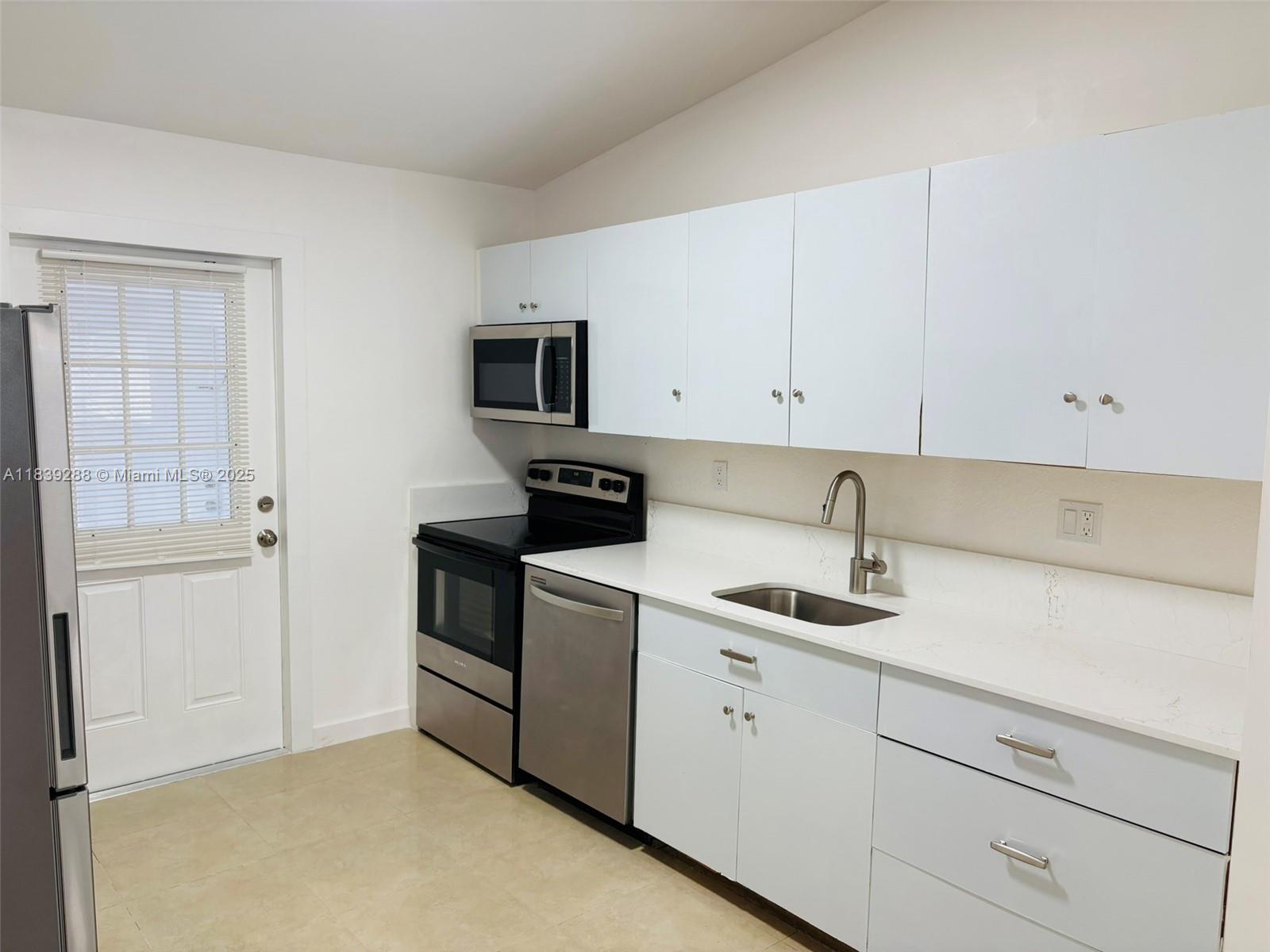 4710 NW 3rd Ter, Deerfield Beach, Florida image 4