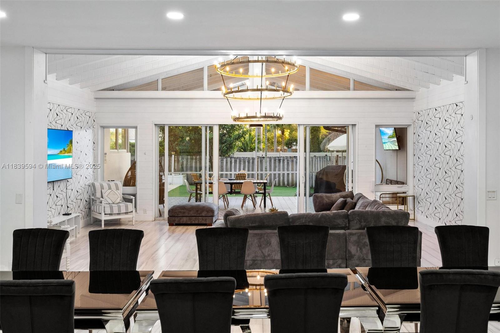 1240 Jefferson St, Hollywood, Florida image 2