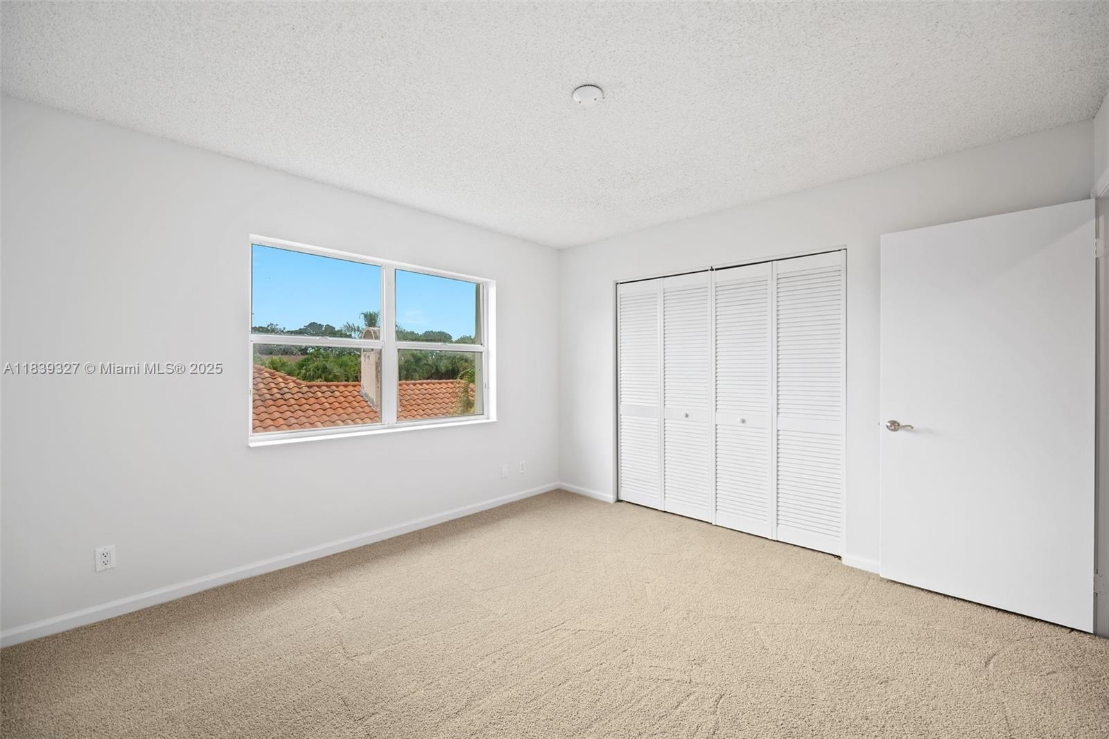 7545 Banyan Way, Tamarac, Florida image 17