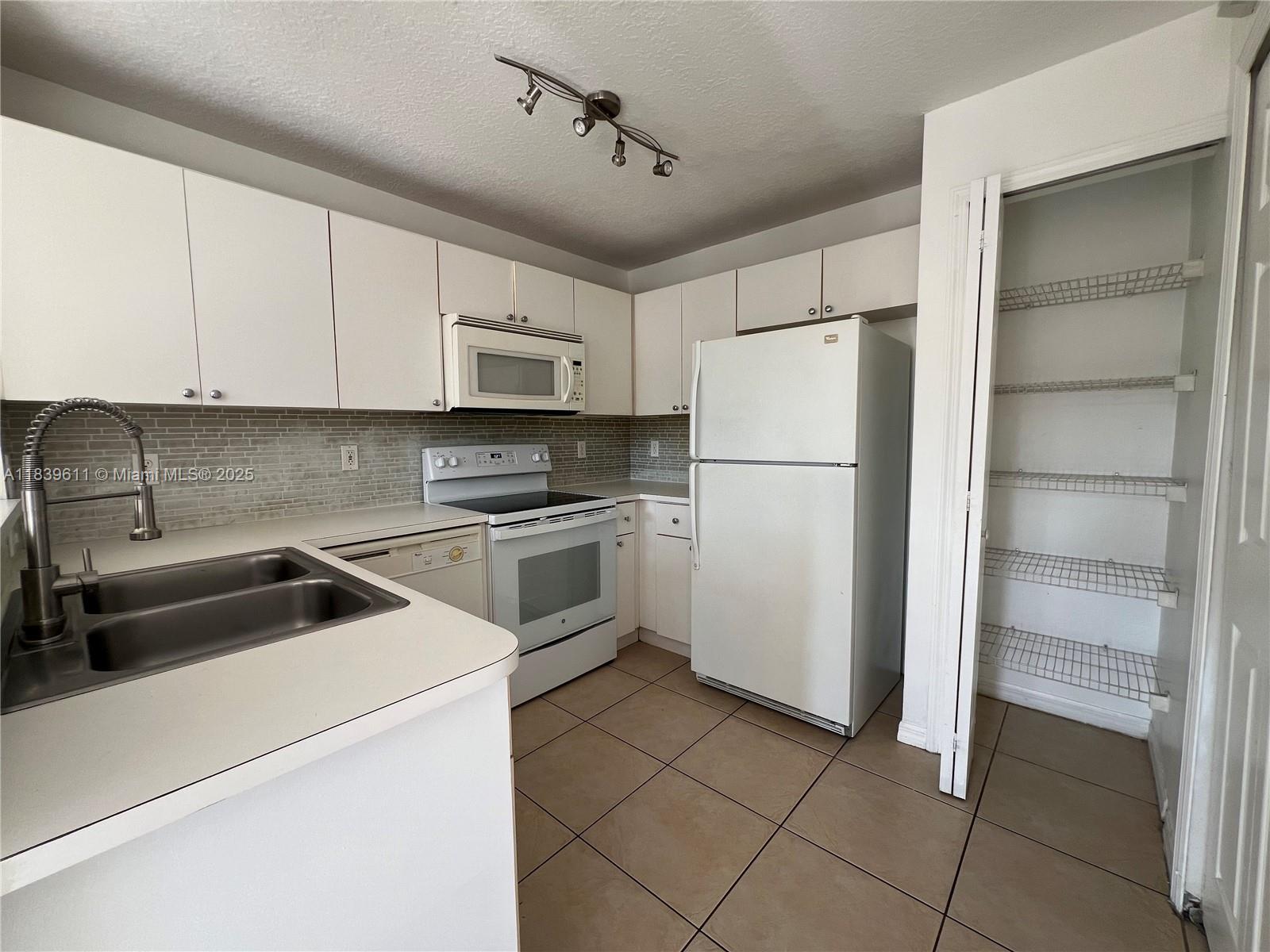 Property photo # 4