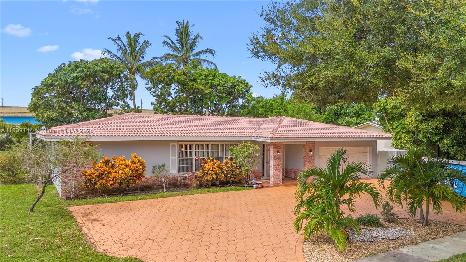 6520 SW 20th St, Plantation, Florida image 6