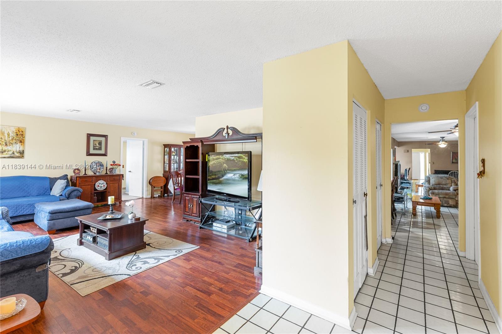 6520 SW 20th St, Plantation, Florida image 8