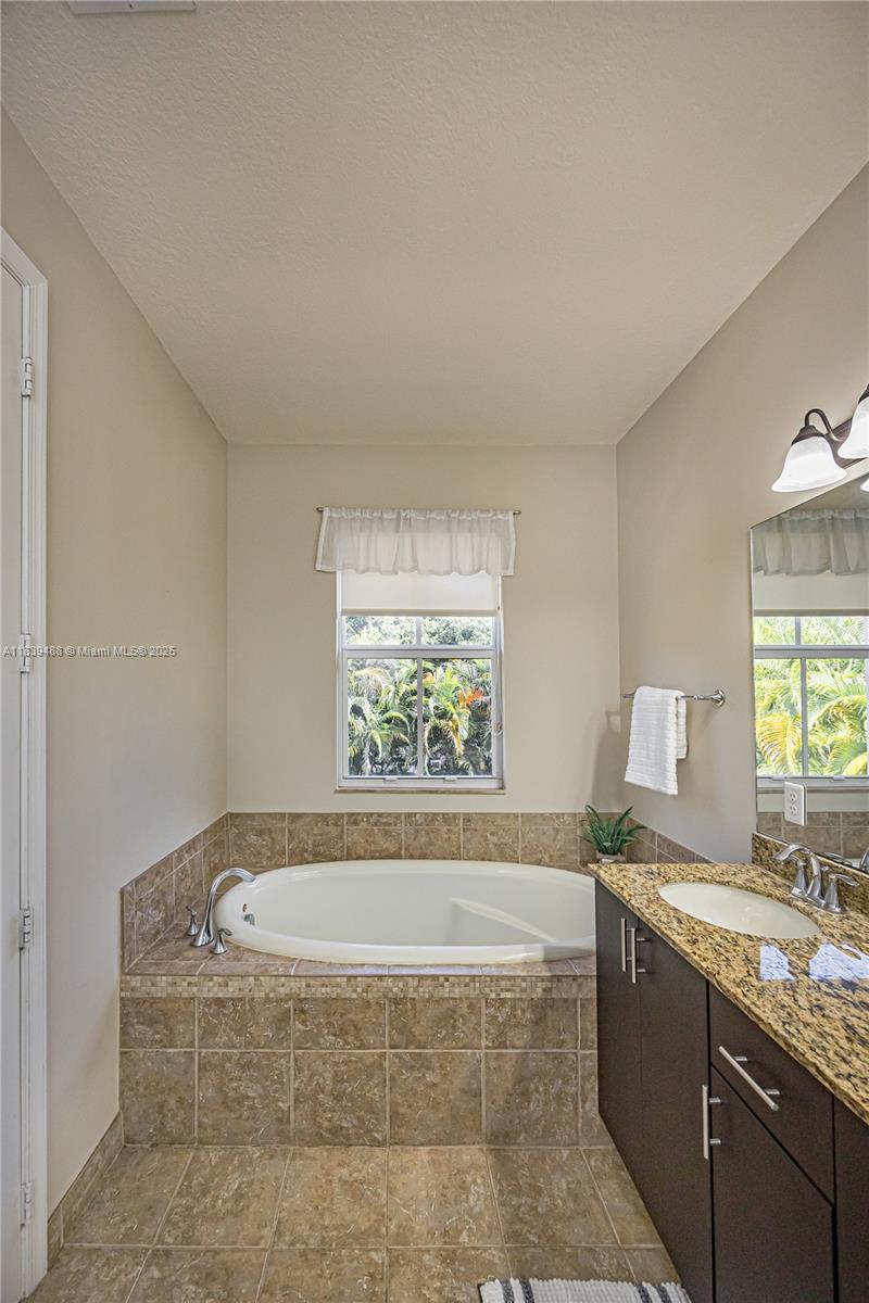 10608 NW 36th St, Coral Springs, Florida image 33