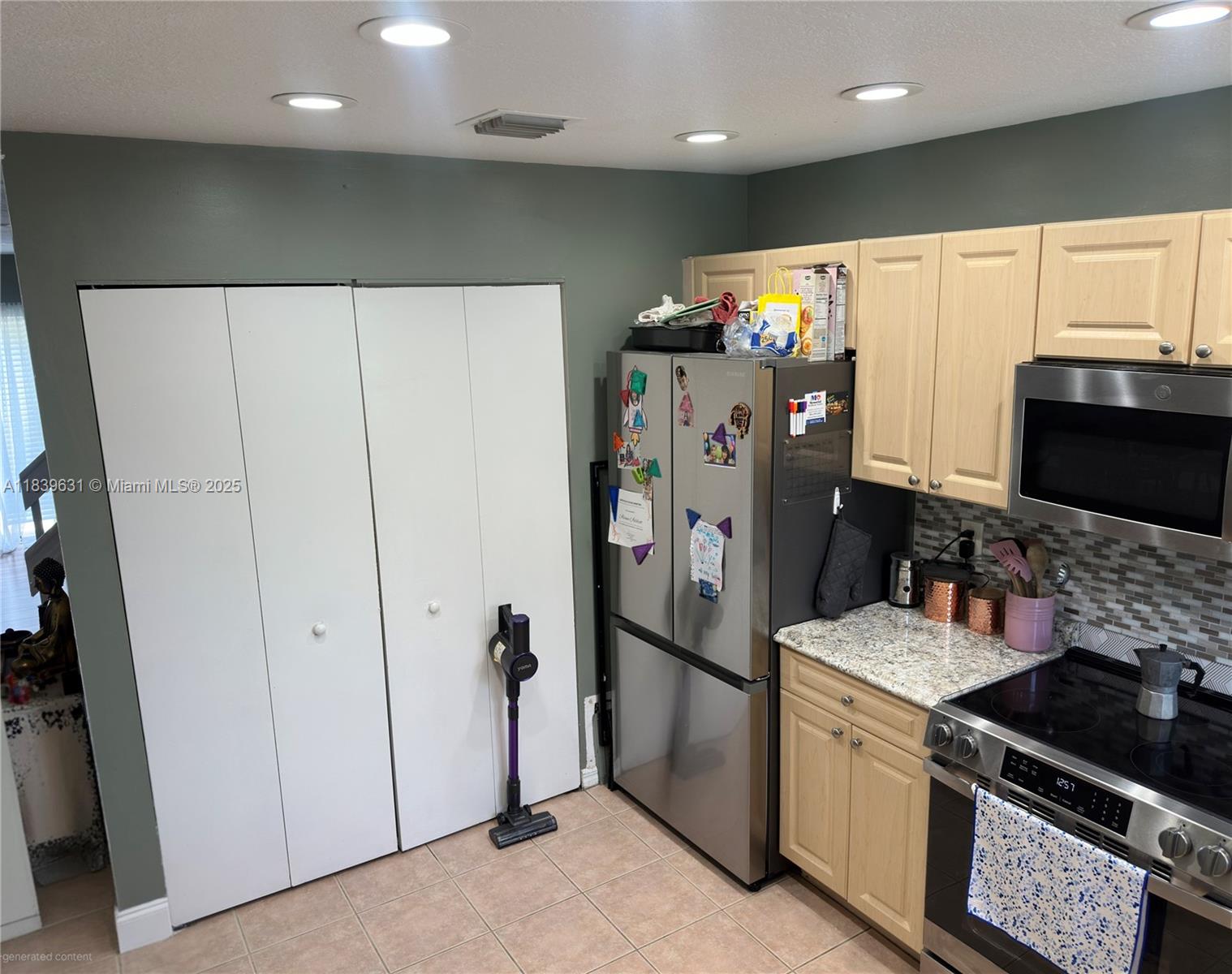 Property photo # 9